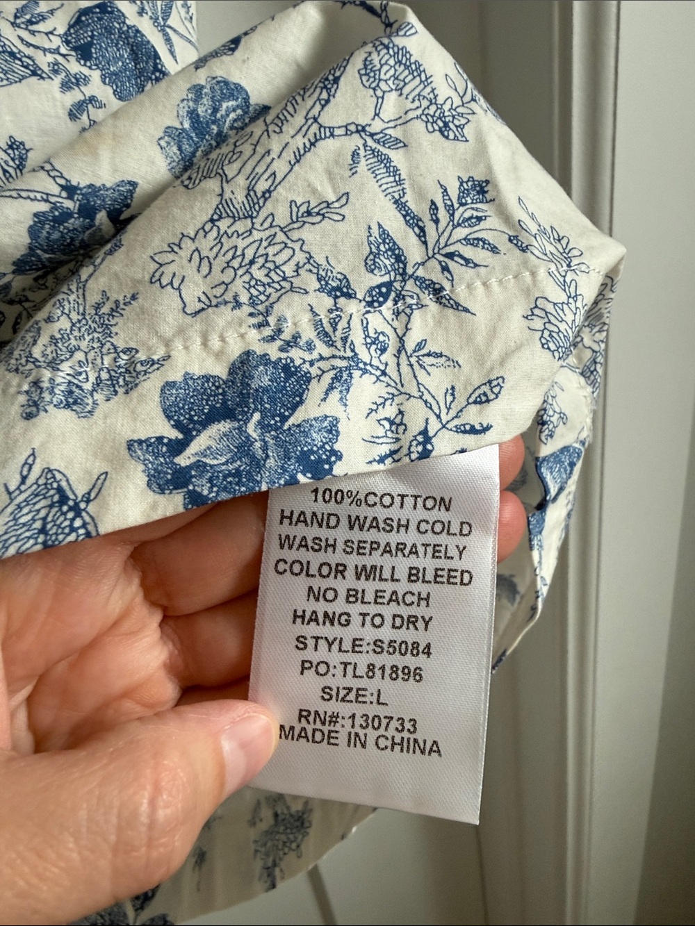 Umgee White & Blue Floral Scallop Sleeve Blouse - Picture 3 of 6